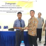 Lazismu Blora dan IROPIN Berbagi Kacamata Gratis untuk Meningkatkan Kesehatan Mata Pelajar dan Guru di Kabupaten Blora