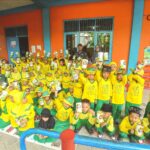 Perdana, Ratusan Siswa TK ABA Kasepuhan Batang Buka Kaleng Filantropis miliknya
