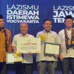 Foto penghargaan Lazismu Jawa Tengah 2024
